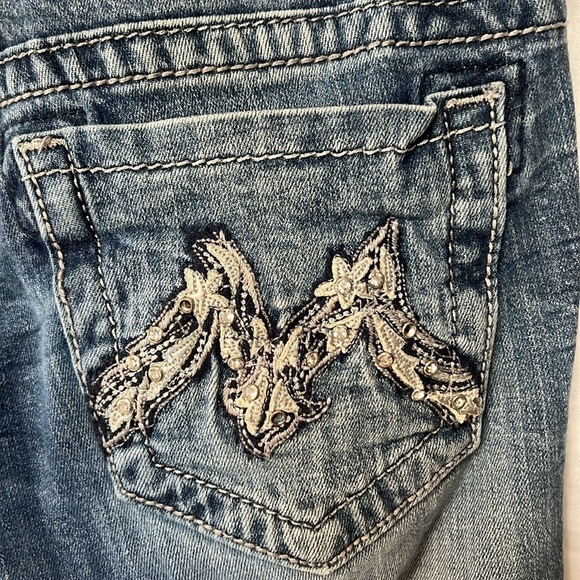 EUC Women’s Miss Me JD1074S Skinny jeans size 27 M’s on back pocket - Picture 4 of 7